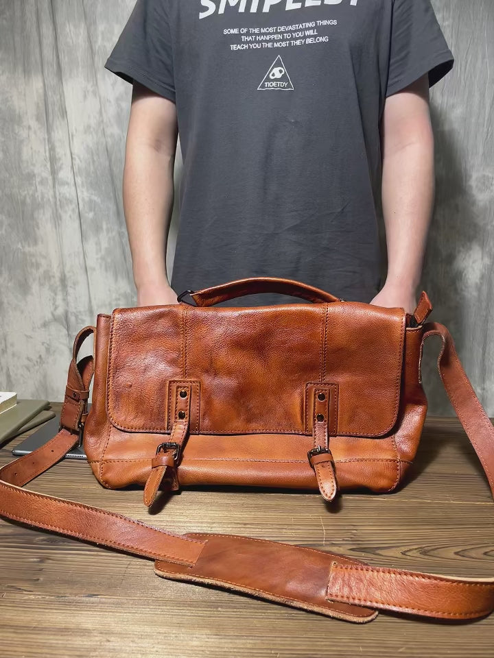 The Garrison Messenger — Heritage Leather Edition